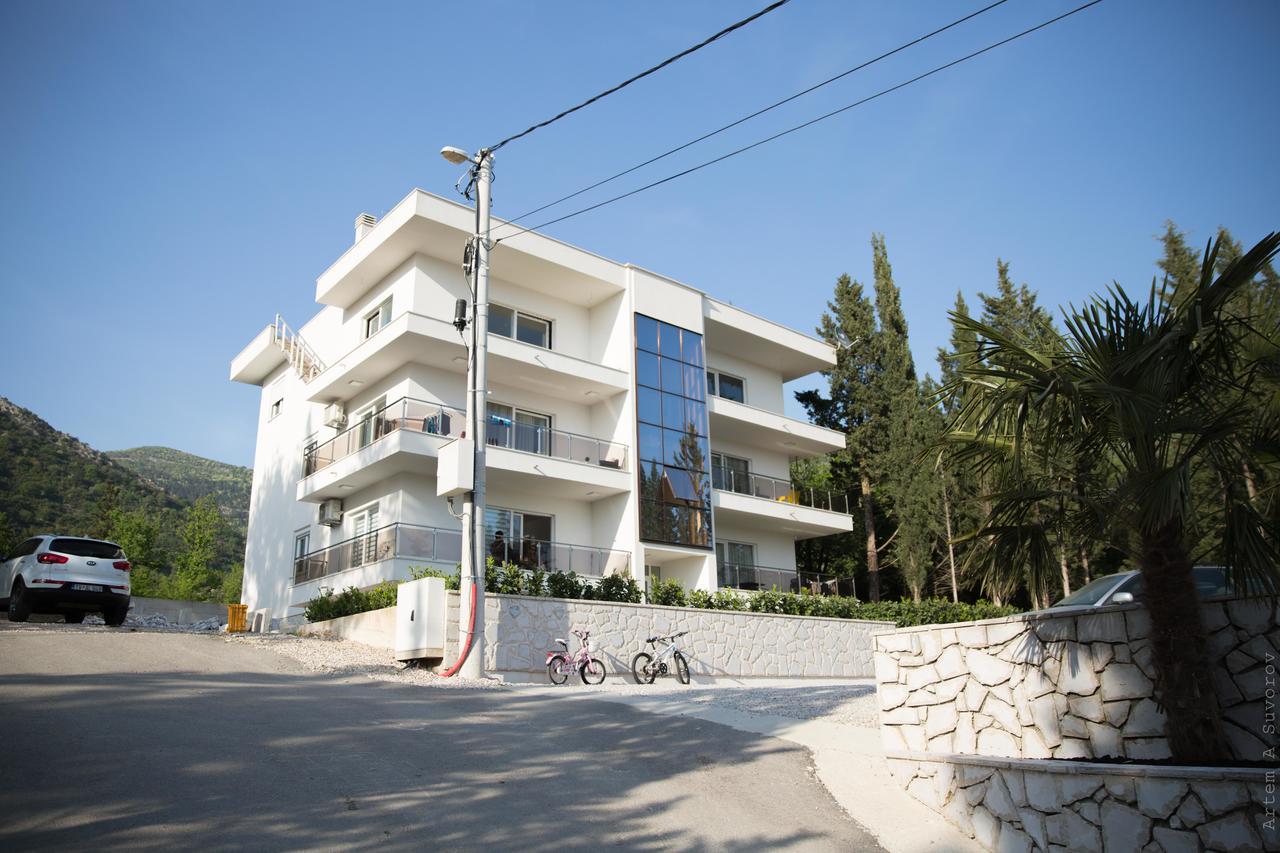 Apartments Sunny Hill ติวัต ภายนอก รูปภาพ