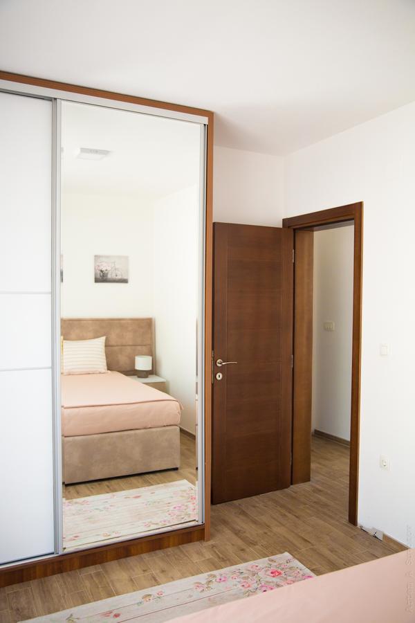 Apartments Sunny Hill ติวัต ภายนอก รูปภาพ